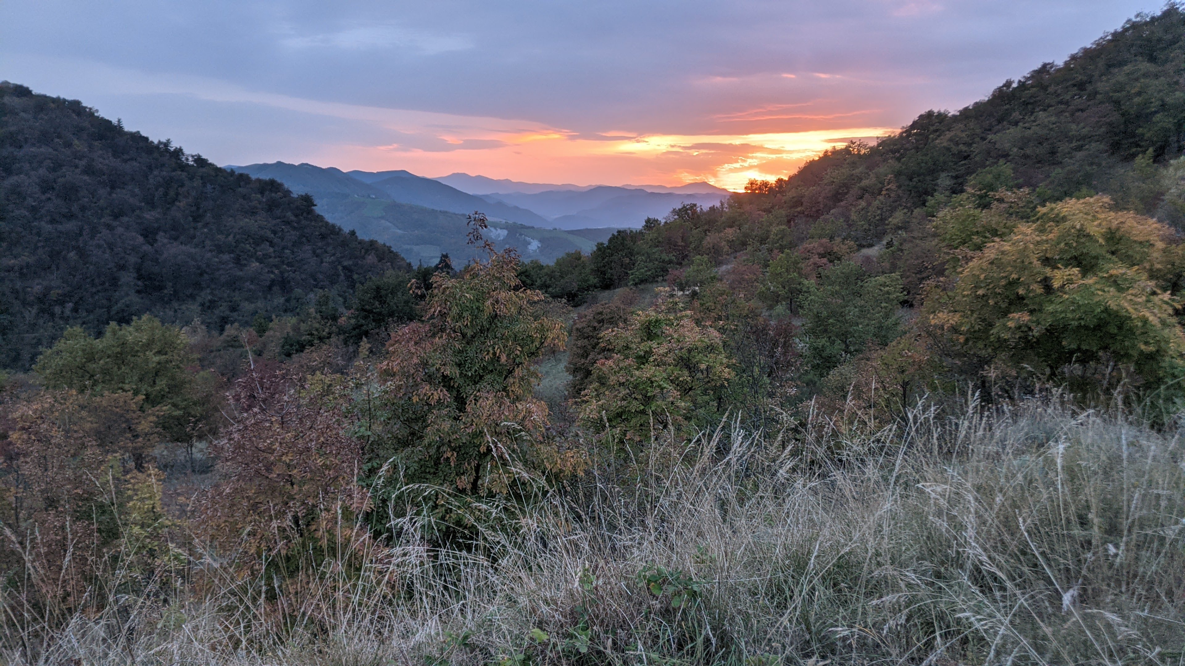 il tramonto dalle colline bolognesi a nova arbora